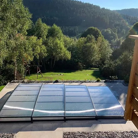 Le Cerf, Superbe Vue, Piscine Privee בקתה